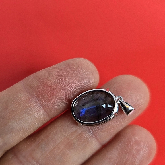 Natural Labradorite  925 Sterling Silver Pendant - Picture 6 of 8
